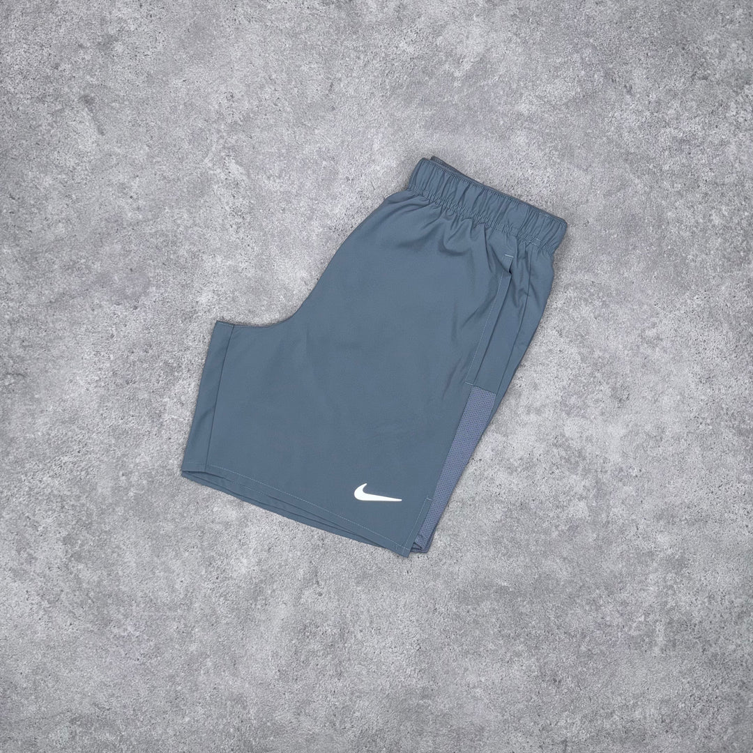 Nike Challenger Shorts 7” (Grey)