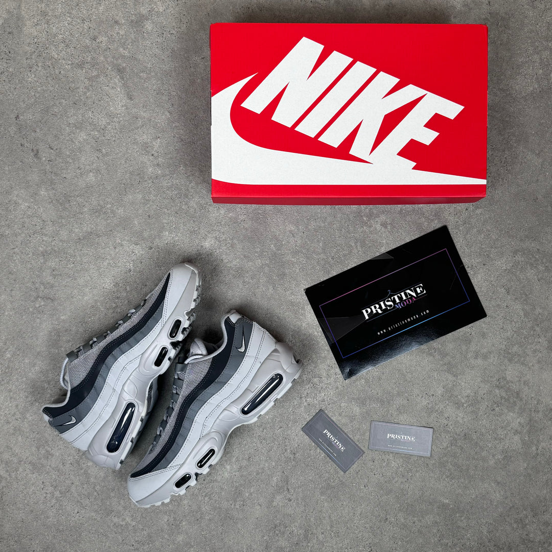 Nike Air Max 95 (Grey)