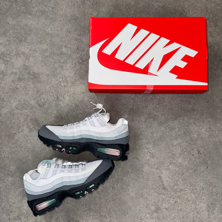 Nike Air Max 95 – Mint Tint x Cotton Candy