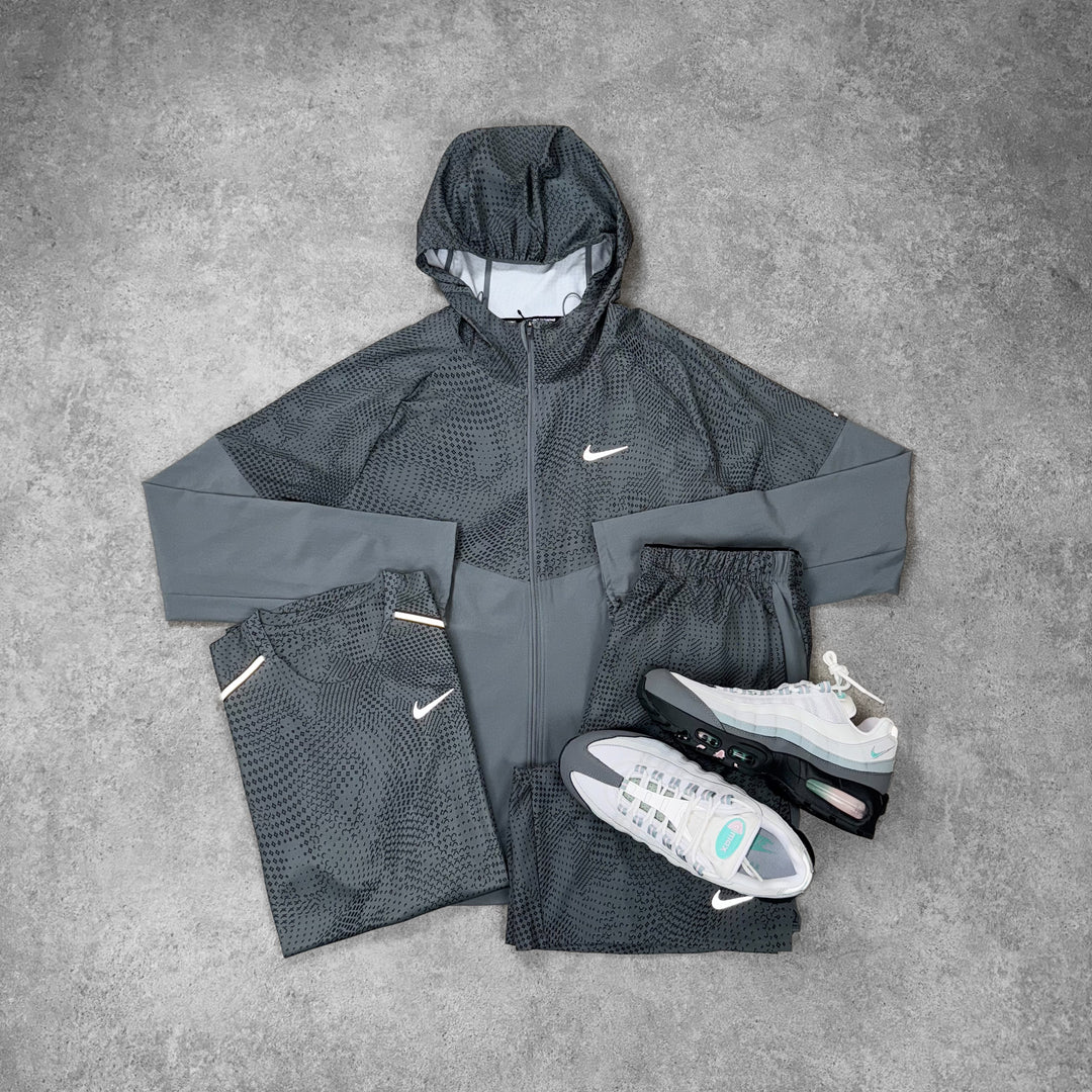 Nike Eclipse Tri Short Set – Graphite x Silver