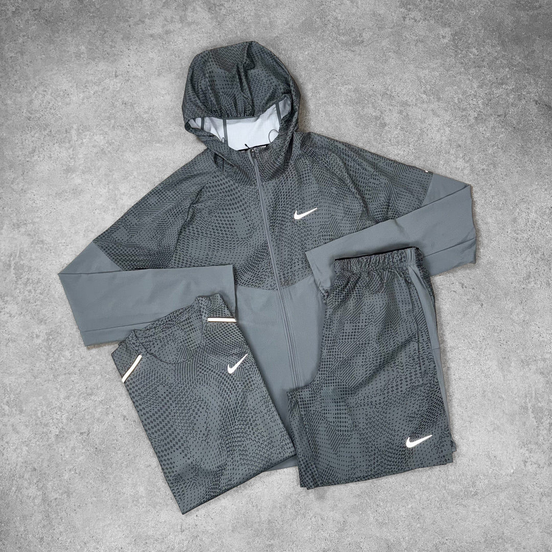 Nike Eclipse Tri Short Set – Graphite x Silver