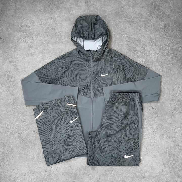 Nike Eclipse Tri Short Set – Graphite x Silver