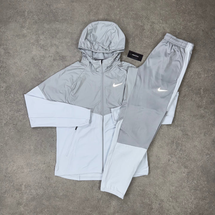 Nike Therma Twin Set – Chalk Grey x Ice
